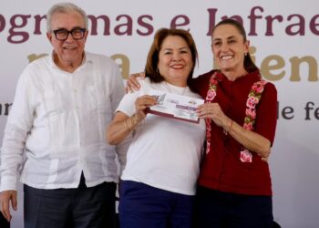 Los programas sociales de Bienestar, son emblema de los gobiernos de la 4T, asegura Gobernador Rocha durante visita de presidenta Sheinbaum en San Ignacio
