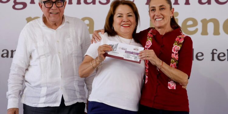 Los programas sociales de Bienestar, son emblema de los gobiernos de la 4T, asegura Gobernador Rocha durante visita de presidenta Sheinbaum en San Ignacio