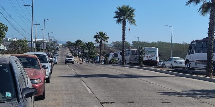 ¡Se quedan atrapados en el tráfico! Colapsan vialidades por evento de Sheinbaum rumbo a Imala