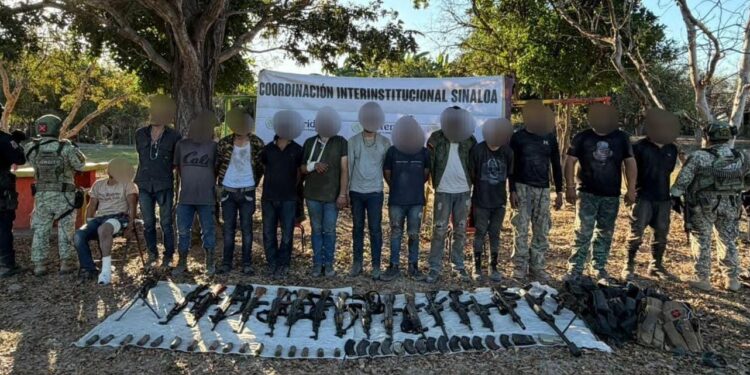 14 civiles detenidos y el aseguramiento de armas, explosivos improvisados, granadas, municiones y vehículos fueron el resultado de un operativo aeromóvil y terrestre en San Ignacio