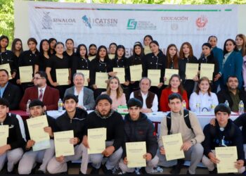 ICATSIN capacita a 65 jóvenes de COBAES Guasave