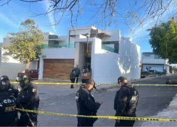 Brindan seguridad a líder del Stasac tras atentado contra su vivienda en Culiacán