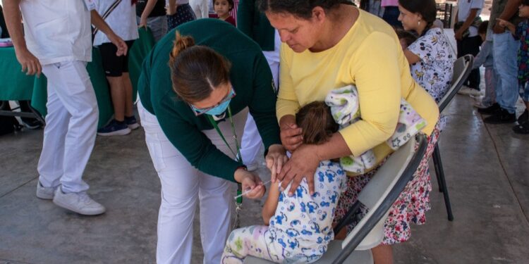 Aplican 427 mil dosis contra el sarampión en Sinaloa; Salud pide mayor participación ciudadana