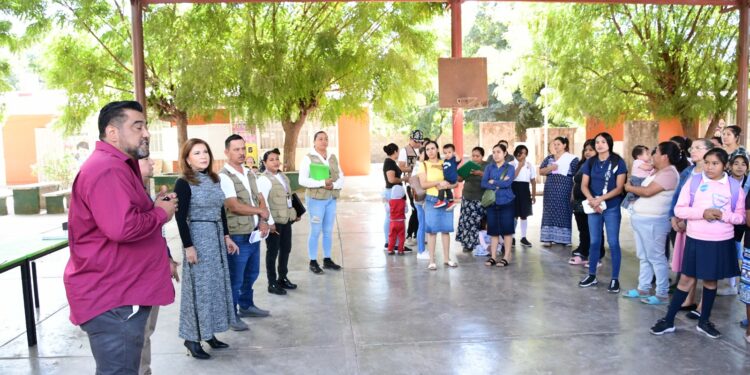 Supervisa SEPyC Estrategia Integral de Acompañamiento en escuelas de Villa Juárez