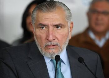 Adán Augusto López Hernández deja la coordinación del grupo parlamentario de Morena