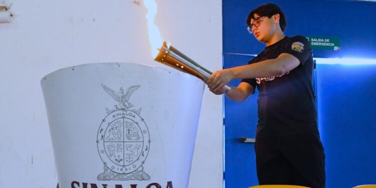 Se enciende el pebetero en los Juegos Deportivos Escolares de Educación Básica 2026