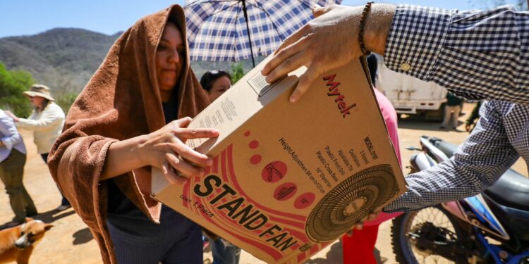 DIF Sinaloa entrega apoyos en comunidades del municipio de Badiraguato