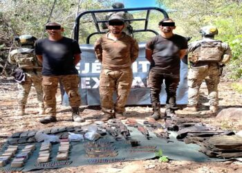 Tres hombres fueron detenidos en San Ignacio con armas de fuego, cargadores, cartuchos y explosivos