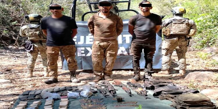 Tres hombres fueron detenidos en San Ignacio con armas de fuego, cargadores, cartuchos y explosivos