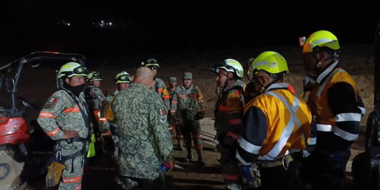 Con trabajos ininterrumpidos avanzan en la búsqueda de los mineros atrapados