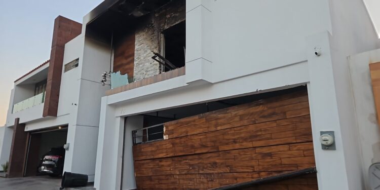 Incendian y vandalizan una residencia en privada de Portalegre en el sector La Conquista