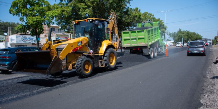 Obras de reencarpetado registran avances en el bulevar José Limón y bulevar Zapata