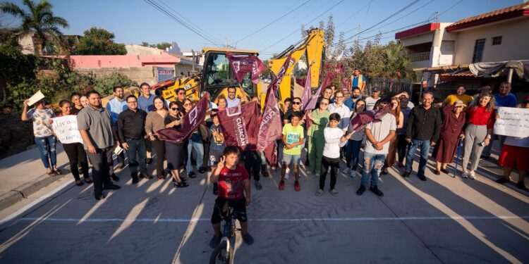 Juan de Dios Gámez entrega la calle 162 e inicia nuevas obras en tres colonias de Culiacán