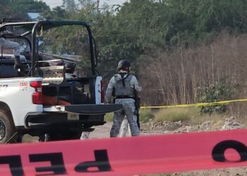 Asesinan y queman a un hombre en Bosques del Álamo en Culiacán