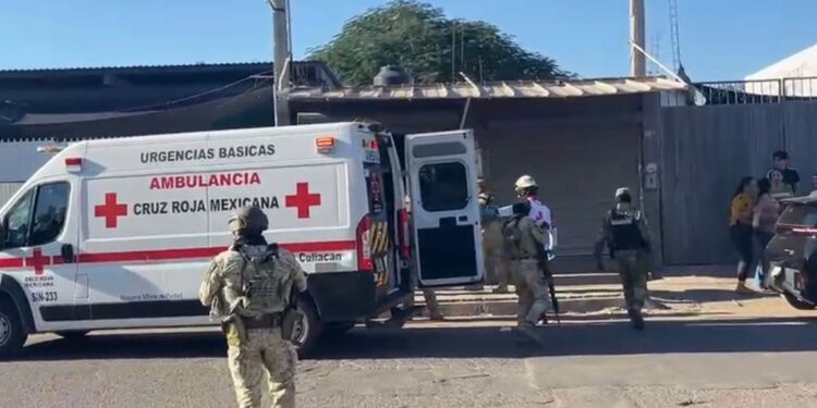 Al pie del cañón; paramédicos de Cruz Roja no paran atenciones pese a violencia