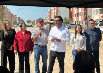 Juan de Dios Gámez inicia pavimentación en Valle de Encino con inversión de 2.6 millones de pesos