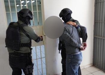 Fiscalía General del Estado detiene a probable responsable de robo de vehículo 