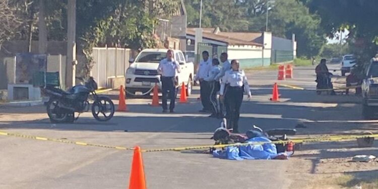 Accidente mortal en Toboloto, Navolato deja un muerto y un herido grave