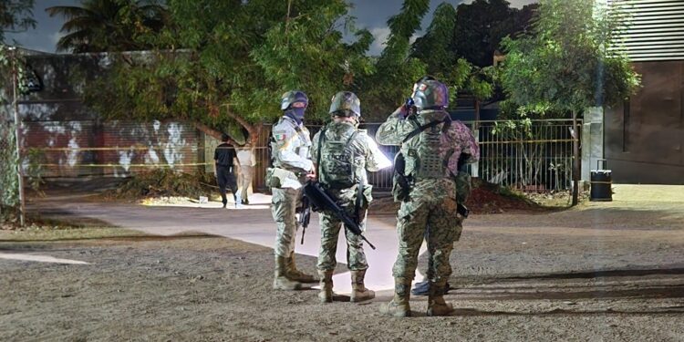 Mujer lesionada a balazos en Balcones del Humaya