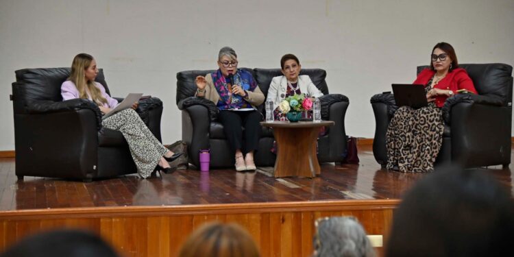 Tres de cada 10 mexicanas sufren ciberacoso: UAS