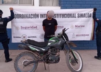 El Grupo Interinstitucional detiene a un individuo en Culiacán, que viajaba en motocicleta con reporte de robo