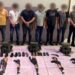 Tras denuncia anónima, el Grupo Interinstitucional asegura, en Culiacán, a 7 civiles con armas largas, cargadores abastecidos, chalecos tácticos, entre otros equipos tácticos ilícitos