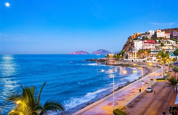 Buscan con vida a turistas de la CDMX desaparecidos en Mazatlán; Fiscalía ha cateado tres domicilios