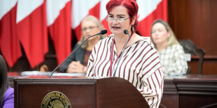 Entrega Congreso premio “Norma Corona Sapién” a la activista Yesenia Rojo