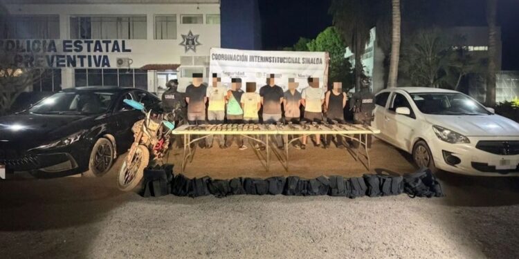 Grupo Interinstitucional detiene, en Culiacán, a 8 personas y asegura armas, cargadores, cartuchos y vehículos