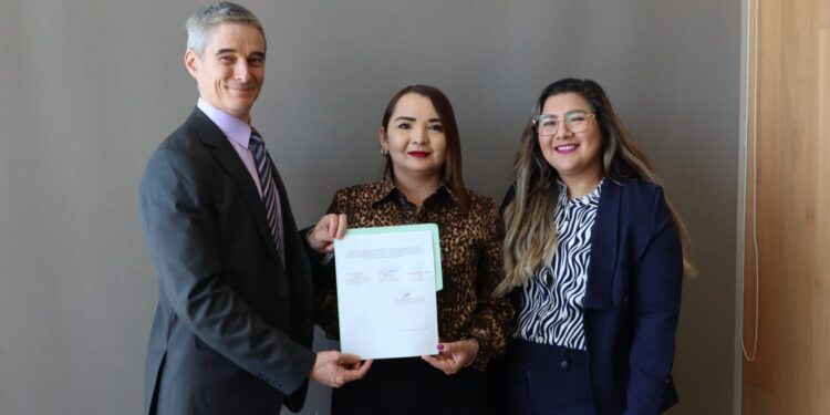 Fiscalía de Sinaloa firma convenios de capacitación y donación de equipos con el Gobierno de Estados Unidos para fortalecer investigación forense