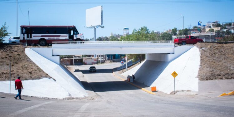 Avanzan mejoras en el puente de la Ampliación Álvaro Obregón Sur con trabajos de pintura
