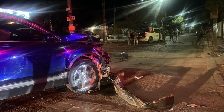 Un fuerte choque entre patrulla de la SEDENA y camioneta en Culiacán deja un herido