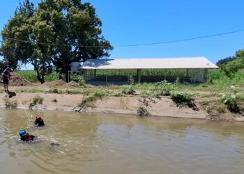 Localizan sin vida a hombre de 78 años en canal de riego en Navolato