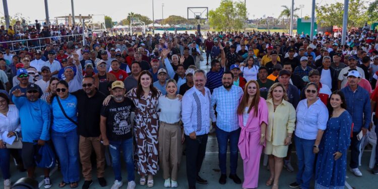 Entregan tarjetas del programa Bienpesca a pescadoras y pescadores de Mazatlán