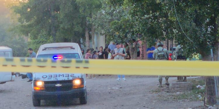 Atacan a balazos a tres personas en domicilio de la colonia CNOP en Culiacán; un muerto y dos heridas graves