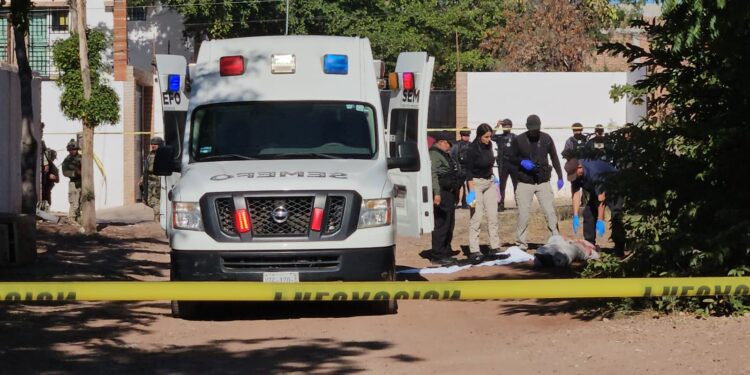 Hallan un cuerpo sin vida en Villa Fontana en Culiacán