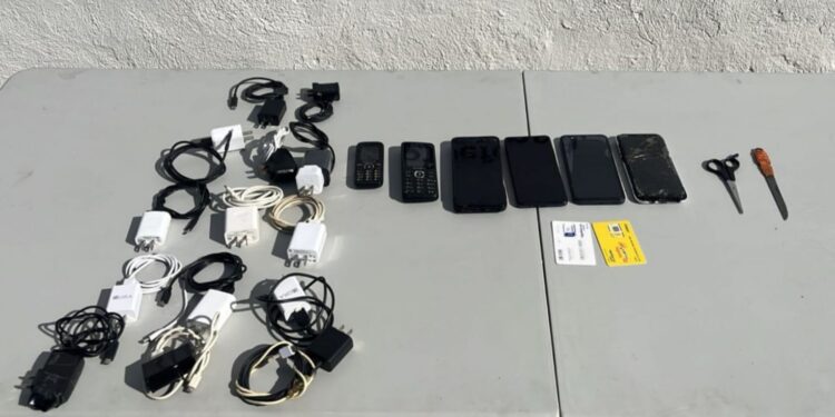 Durante la revisión de 2 módulos del Centro Penitenciario Aguaruto, el Grupo Interinstitucional asegura distintos objetos