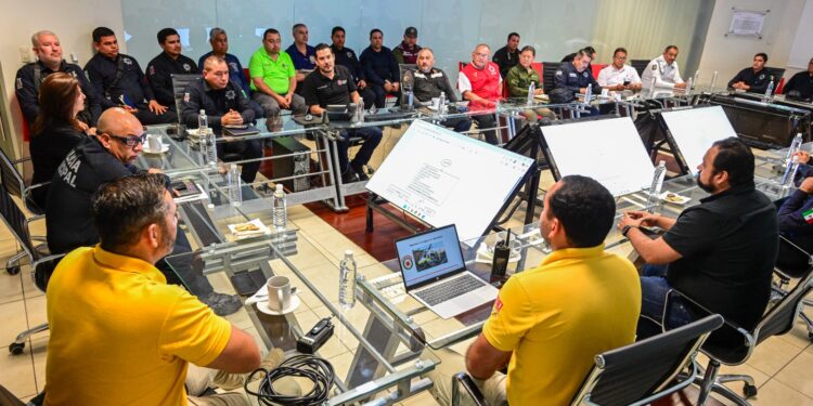Funcionarios de seguridad del estado y municipios, reciben capacitación para coordinar operación de helicópteros , en Semana Santa