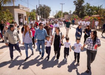 “Para nosotros, en la comunidad, es una gran obra”: vecinos de Bachigualatito al recibir la calle 201