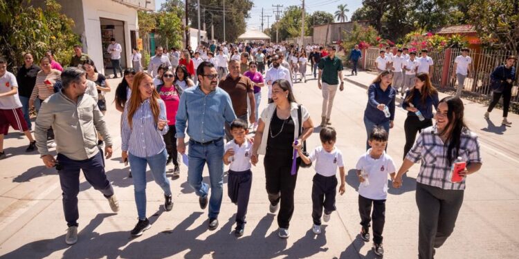 “Para nosotros, en la comunidad, es una gran obra”: vecinos de Bachigualatito al recibir la calle 201