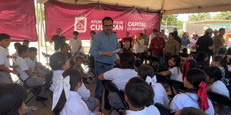 Alcalde de Culiacán entrega calle en Bachigualatito y asume nuevos compromisos con la comunidad