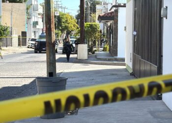 Ejecutan a dos hombres en un local de antojitos en Culiacán