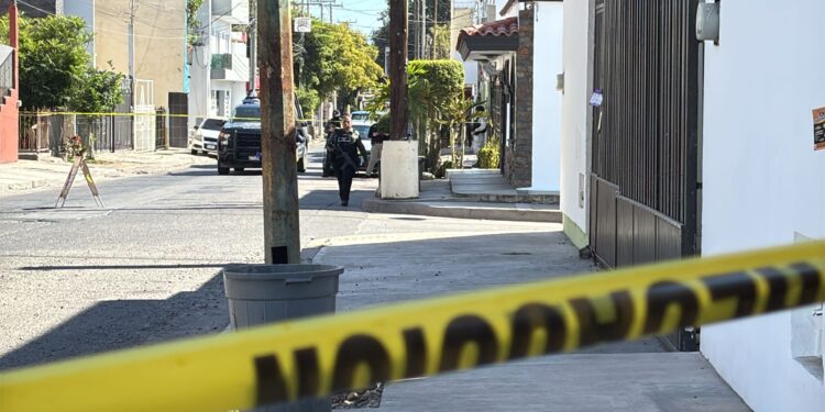 Ejecutan a dos hombres en un local de antojitos en Culiacán