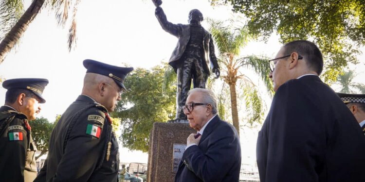 Gobernador Rocha encabeza acto conmemorativo del 220 aniversario del natalicio de Benito Juárez