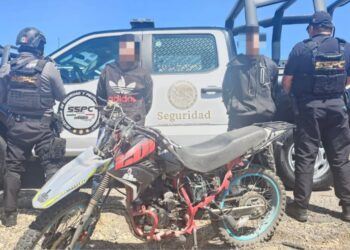 Tras reporte al 9-1-1 por despojo de vehículo de carga, Grupo Interinstitucional detiene a 2 civiles en Mazatlán