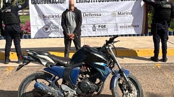 Grupo Interinstitucional detiene a un civil en posesión de una motocicleta con reporte de robo en Culiacán