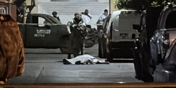 Ejecutan a un hombre en fraccionamiento Villa Satélite