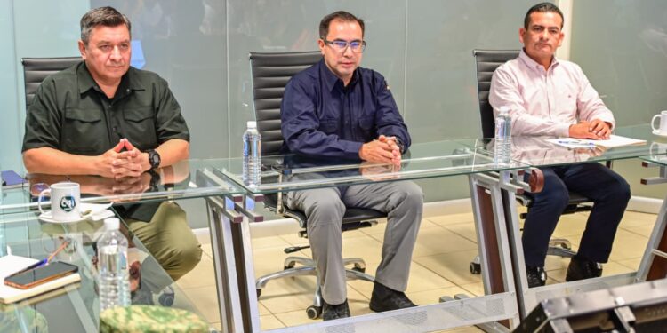 Se coordinan autoridades y cuerpos de auxilio para brindar seguridad en próximos eventos en Altata, Navolato