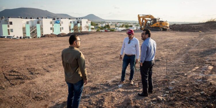 ¡Ya está en marcha! Juan de Dios Gámez supervisa construcción de nueva secundaria técnica en Alturas del Sur