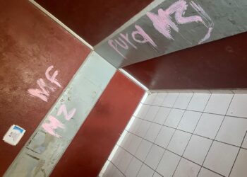 Suspensión en ETI 90 por pintas de grupo delictivo; autoridades revisan regreso a clases